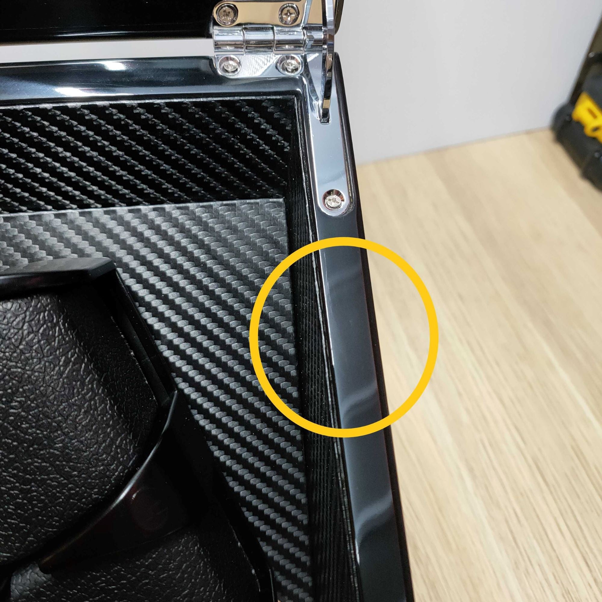 Seconds - Avoca Watch Winder Box 6 + 6 Watches in Black with Carbon Fibre Interior (a) Seconds Clinks