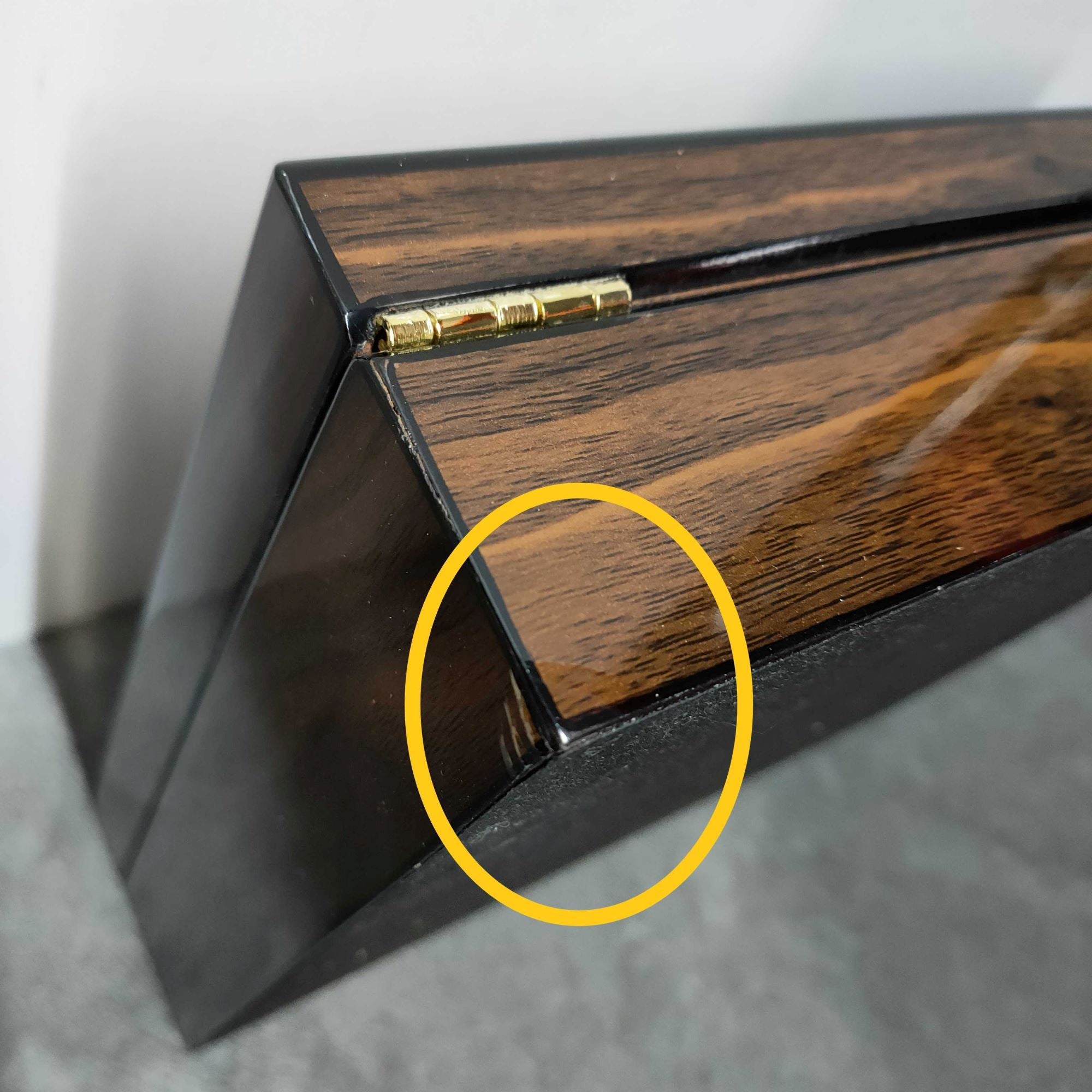 Seconds - 12-20 CT Walnut Cigar Humidor Spanish Cedar Box for Cigars (b) Seconds Clinks