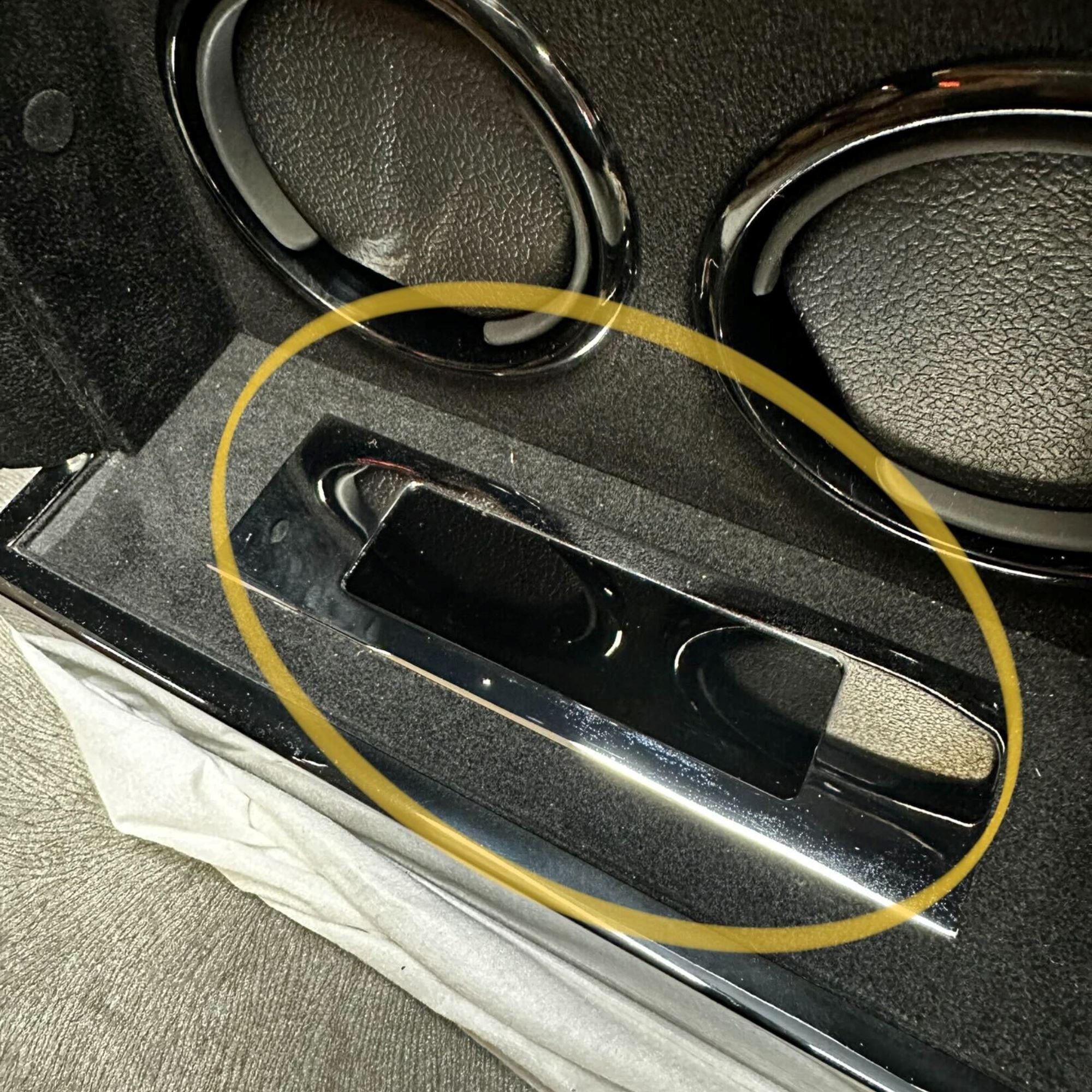 Seconds - Sydney Watch Winder Box for 4 Watches in Black (b) Seconds Clinks