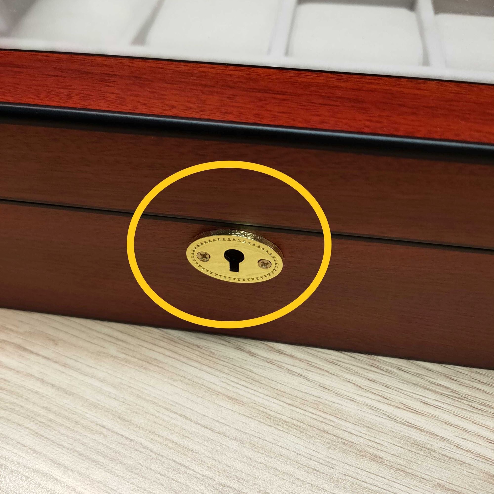 Seconds - Cherry Wooden Watch Box for 8 Watches Seconds Clinks 