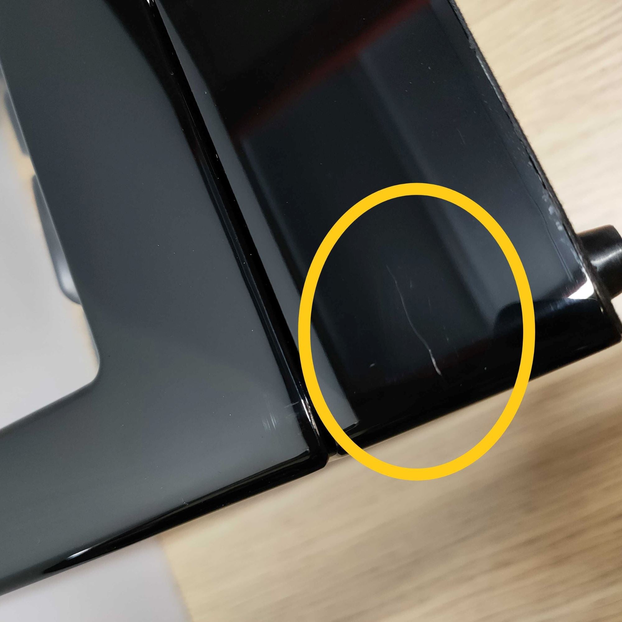 Seconds - Waratah Black Carbon Fibre Watch Winder Box for 2 Watches (a) Seconds Clinks 