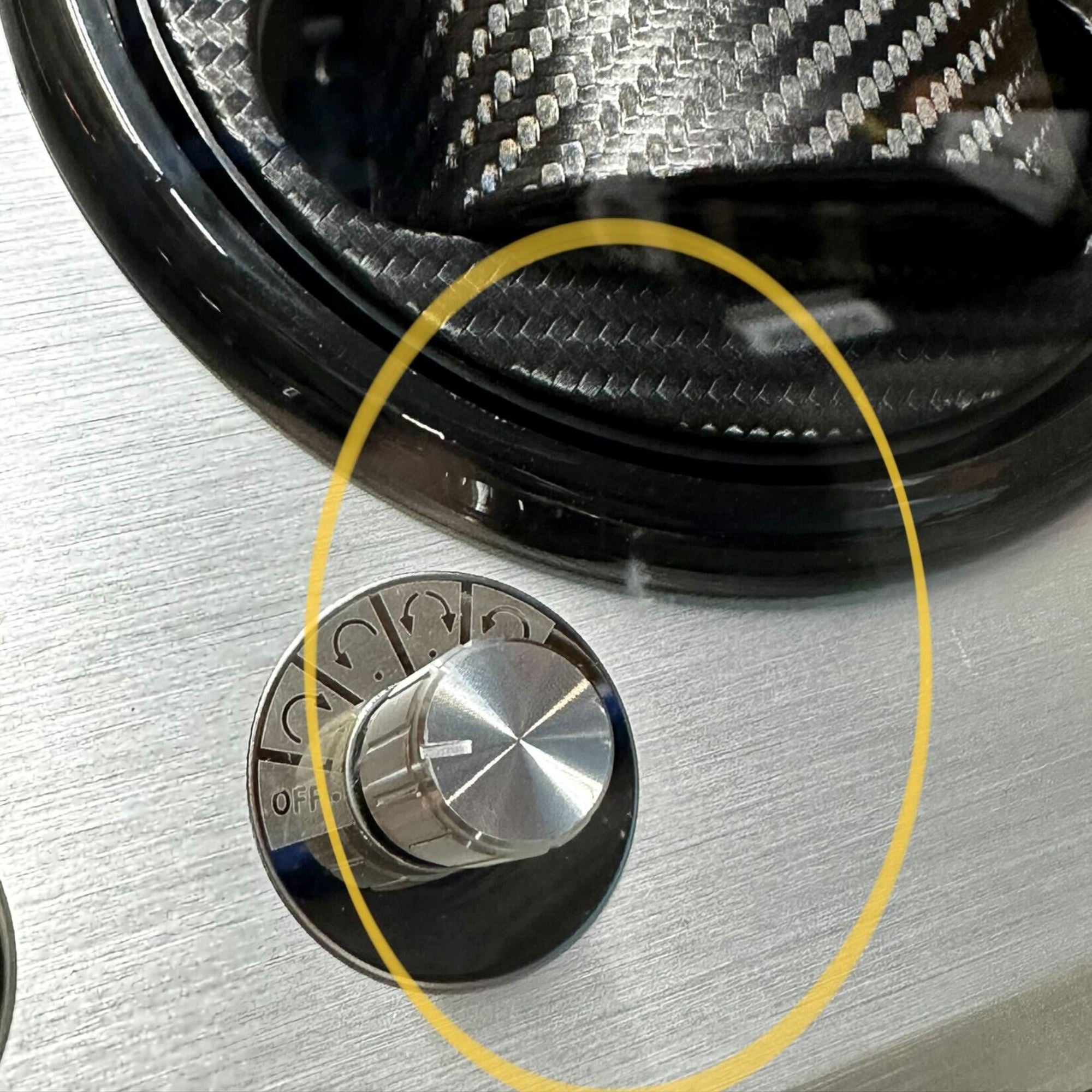 Seconds - BLAQ Watch Winder Box 4 Watches in Aluminum & Bamboo (c) Seconds Clinks 