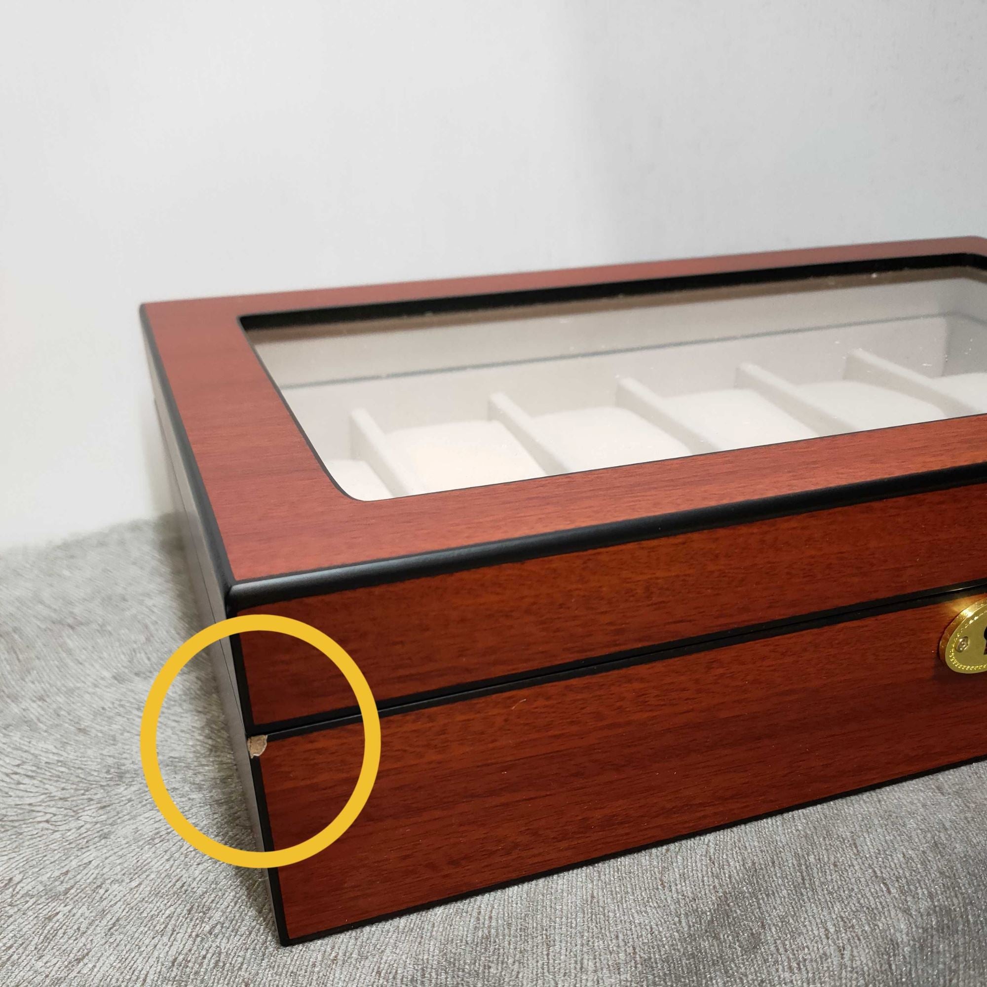 Seconds - Cherry Wooden Watch Box for 12 Watches Seconds Clinks 
