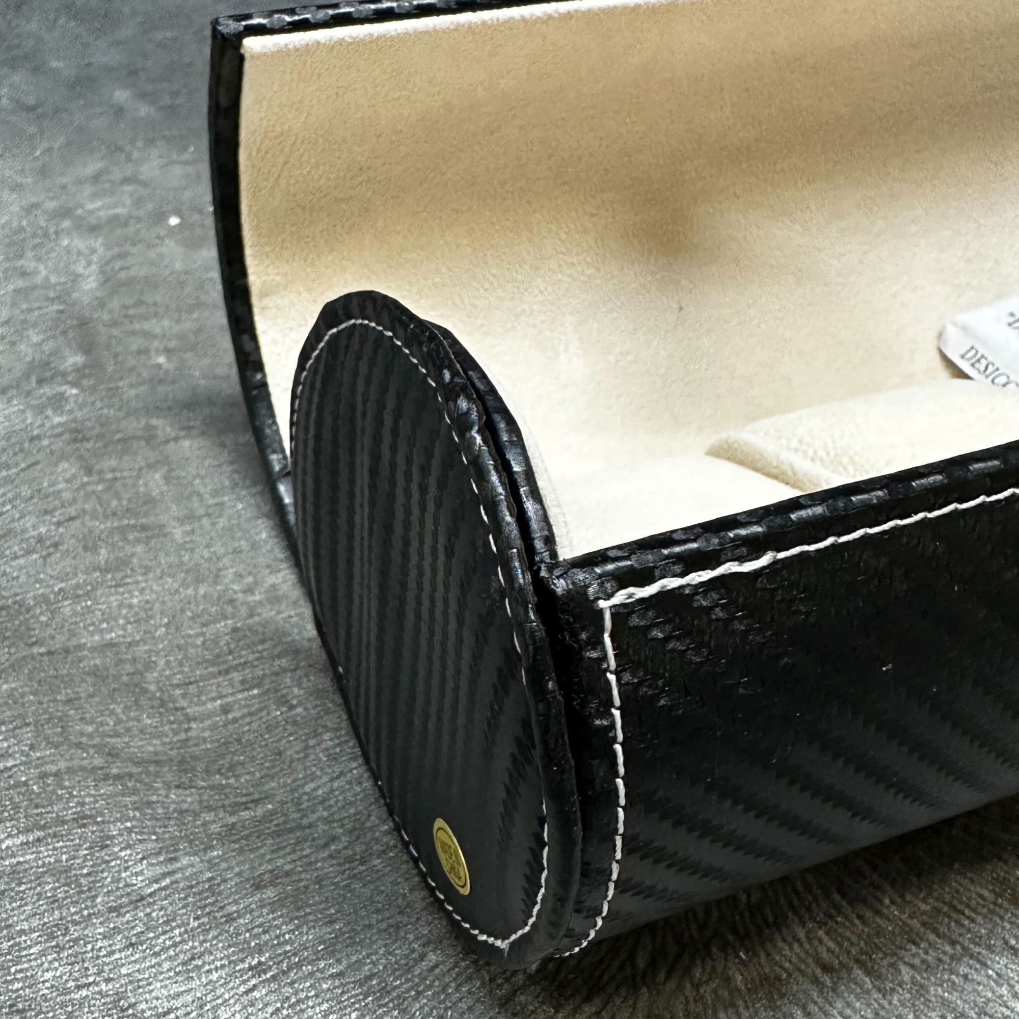 Seconds - Cufflinks and Watch Roll Case in Black Carbon Fibre Vegan Leather Seconds Clinks 