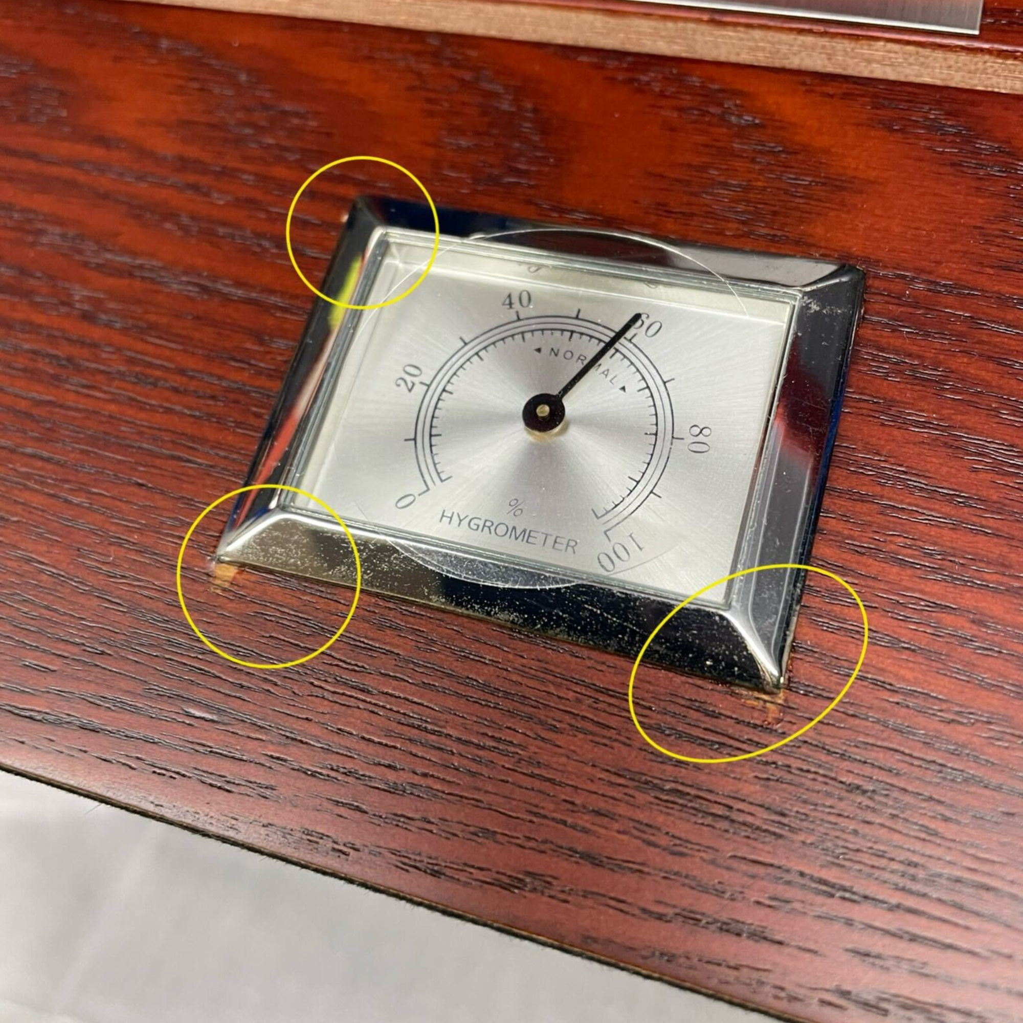 Seconds - 25 CT Dark Cherry Cigar Humidor Mahogany Lining Box for Cigars